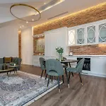 Artsy Exclusive Old Town Gallery Walk Apartamento Vilna