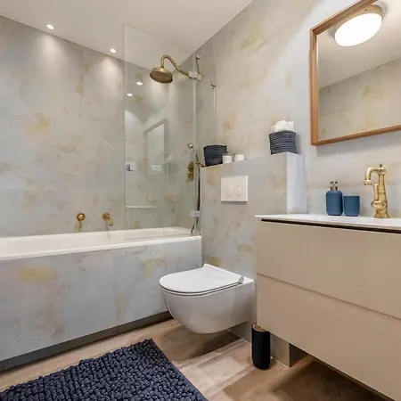 Artsy Exclusive Old Town Gallery Walk Apartment Vilnius