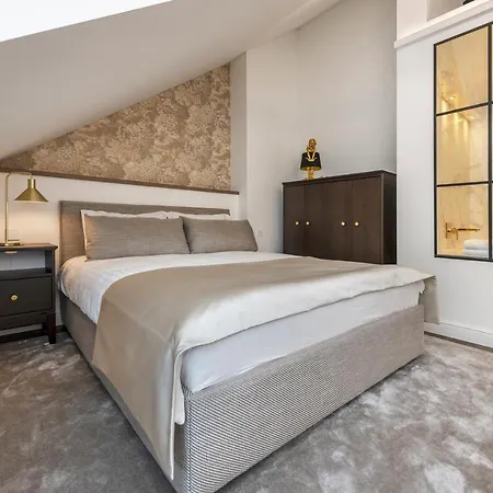 Artsy Exclusive Old Town Gallery Walk *