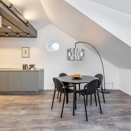 Artsy Exclusive Old Town Gallery Walk Apartment