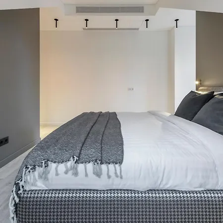 Artsy Exclusive Old Town Gallery Walk Apartment