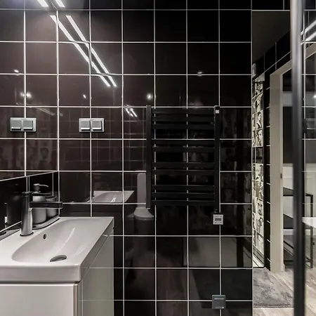 Artsy Exclusive Old Town Gallery Walk Apartment