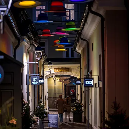 Artsy Exclusive Old Town Gallery Walk