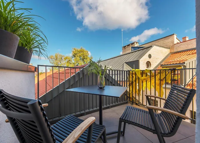 Artsy Exclusive Old Town Gallery Walk