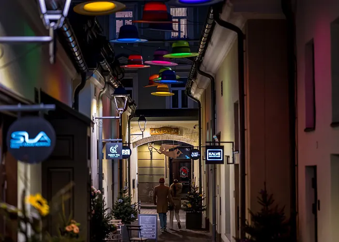 Artsy Exclusive Old Town Gallery Walk