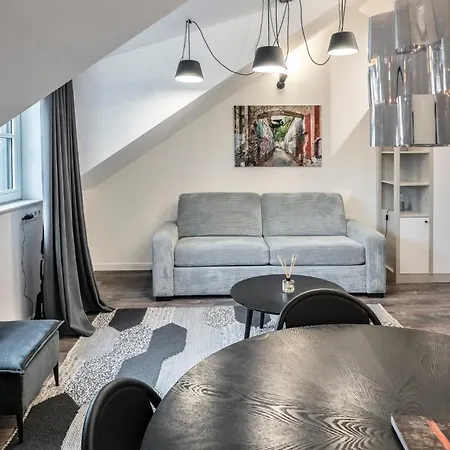 Artsy Exclusive Old Town Gallery Walk Apartment *