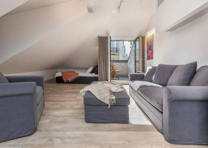 Artsy Exclusive Old Town Gallery Walk *