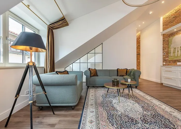 Artsy Exclusive Old Town Gallery Walk ヴィリニュス